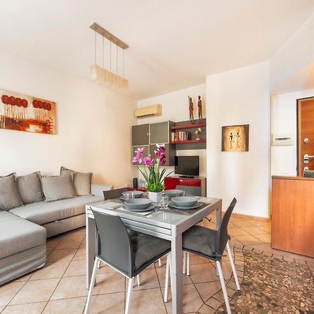 Martesana Flat With Balcony - M1 Gorla And Turro Apartment Milan Bagian luar foto