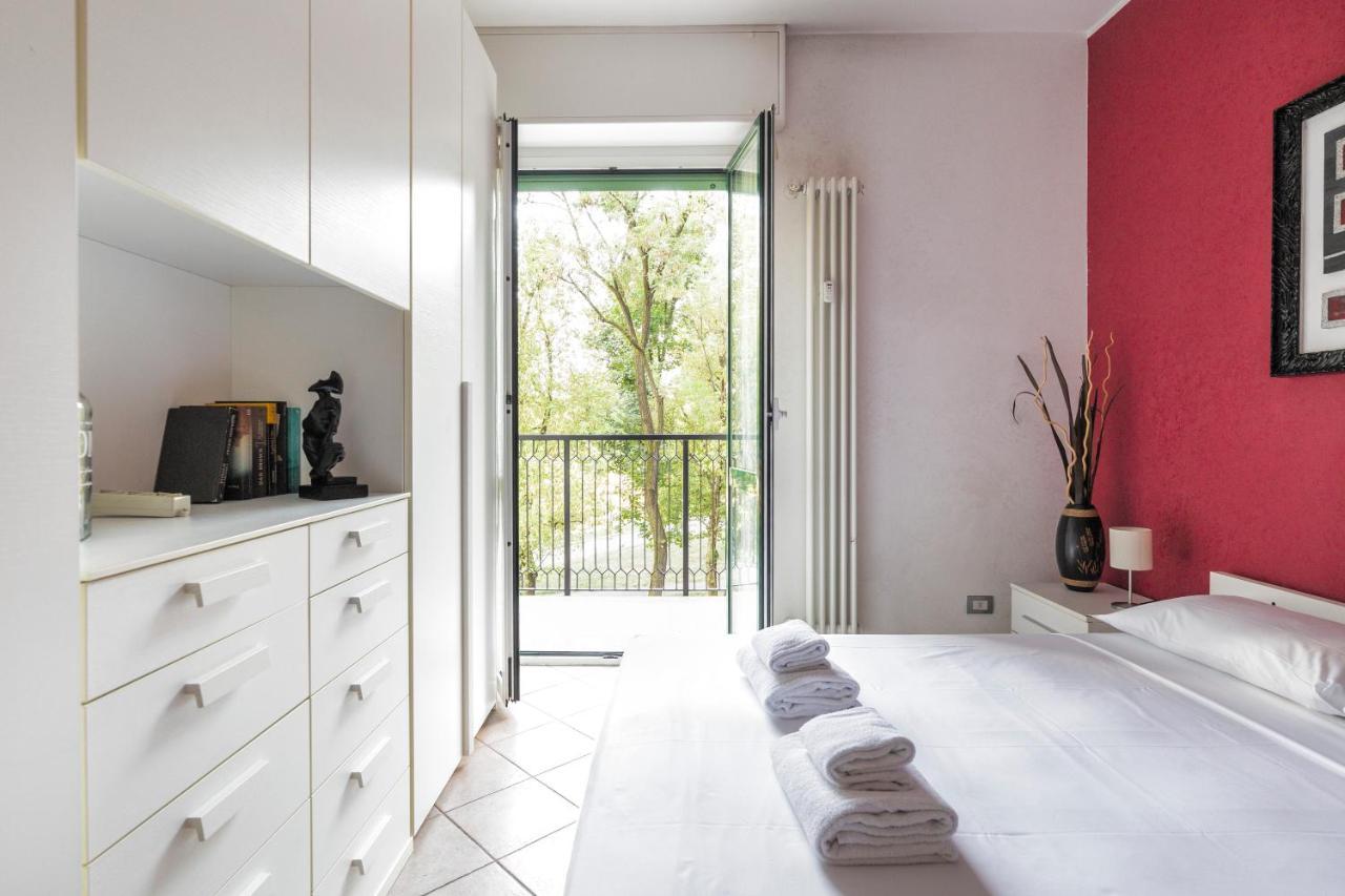 Martesana Flat With Balcony - M1 Gorla And Turro Apartment Milan Bagian luar foto