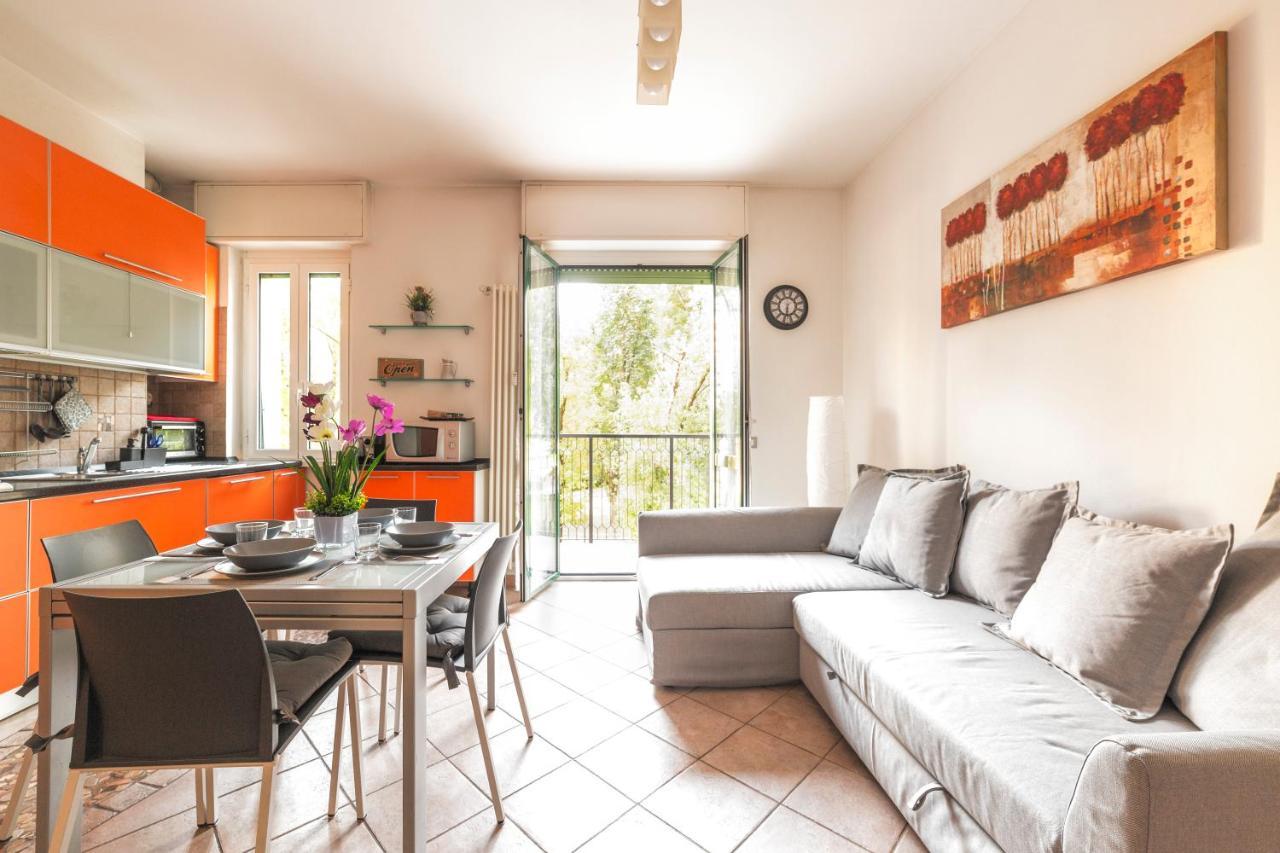 Martesana Flat With Balcony - M1 Gorla And Turro Apartment Milan Bagian luar foto