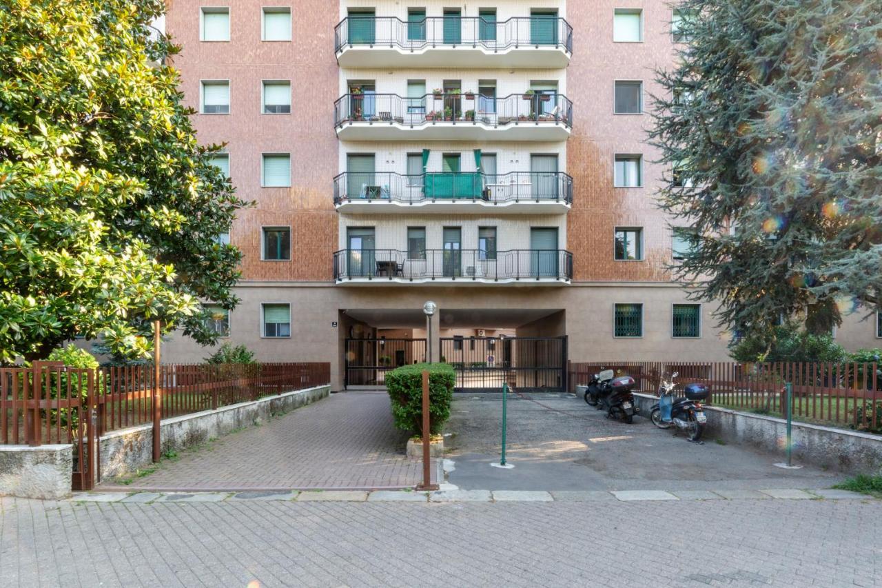 Martesana Flat With Balcony - M1 Gorla And Turro Apartment Milan Bagian luar foto